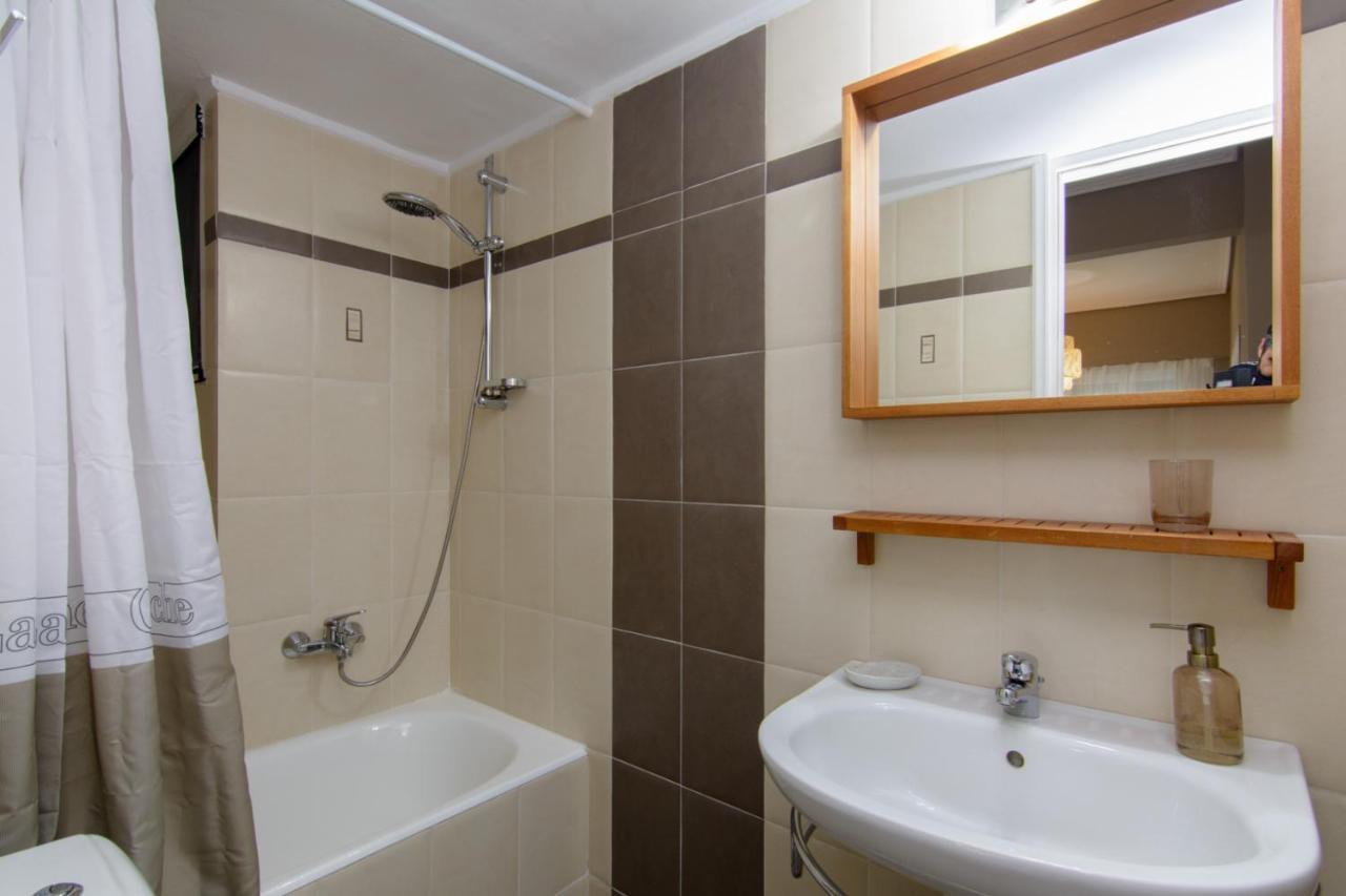 Apt 48, Cozy Apartment In Kalamata City Center Exterior photo